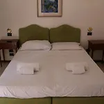 Iris Hotel