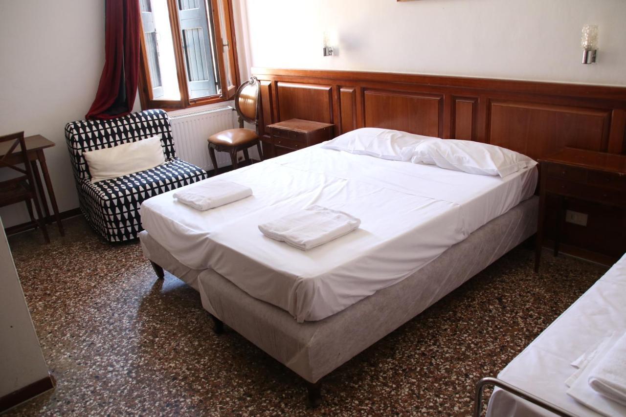 Hotel Iris